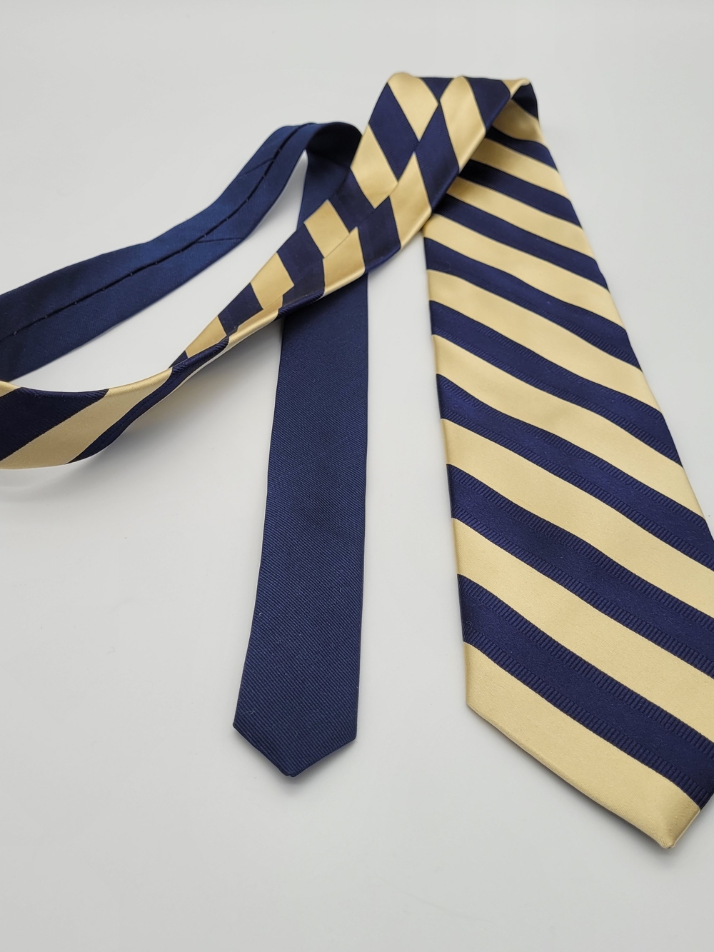 Tommy Hilfiger Navy and Gold Diagonal Stripe Tie